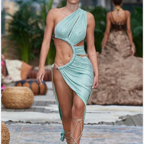 Bronx and Banco Dresses & Skirts - NWT Bronx and Banco Jamila Diamond Gown Mint Size XS